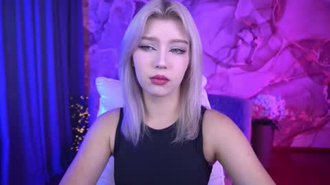 Snapshot of selenairis chatting on 10/14/25, 06:36 selenairis online show from 10/14/25, 06:36