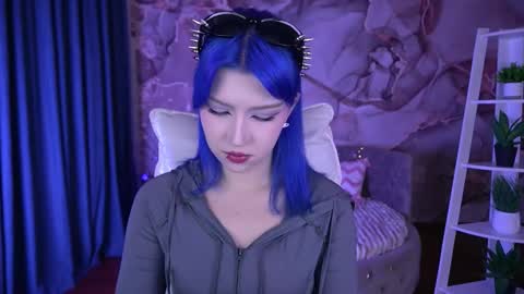 Snapshot of selenairis chatting on 11/13/25, 09:47 selenairis online show from 11/13/25, 09:47