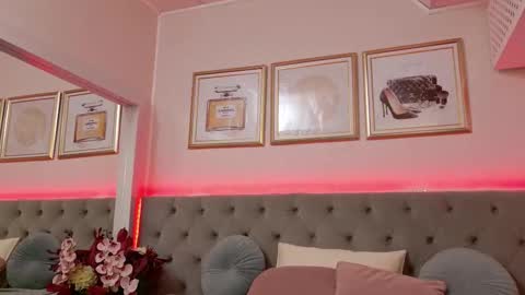 selenajoy_ online show from 11/16/25, 06:19