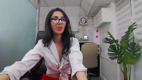 selenajoy_ online show from 11/25/25, 07:41