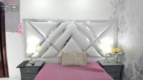 Selena reyess online show from 10/06/25, 07:44