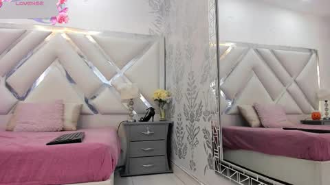 Selena reyess online show from 10/22/25, 05:24