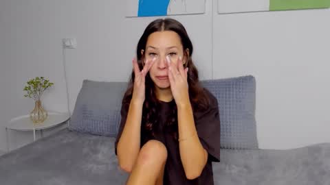 Selena online show from 11/06/25, 10:27