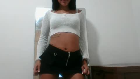 Snapshot of selene_azahar chatting on 09/15/25, 01:27 selene online show from 09/15/25, 01:27