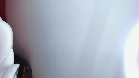 Snapshot of selene_e chatting on 09/17/25, 09:05 Karol. online show from 09/17/25, 09:05