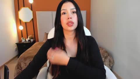 Snapshot of selene_e chatting on 09/18/25, 08:55 Karol. online show from 09/18/25, 08:55