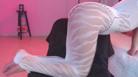 Snapshot of selene_gils chatting on 11/13/25, 01:26 nathy online show from 11/13/25, 01:26