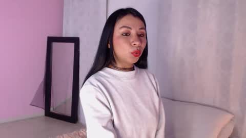 Snapshot of selene_gils chatting on 11/25/25, 04:56 nathy online show from 11/25/25, 04:56