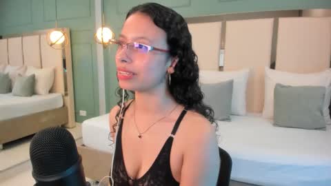 Snapshot of selene_rousse chatting on 09/18/25, 03:08 Selene Rousse online show from 09/18/25, 03:08