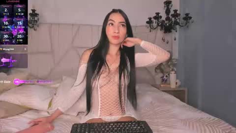 Snapshot of selenee__ chatting on 03/08/25, 03:35 Selenee online show from 03/08/25, 03:35