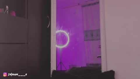 selene online show from 02/17/25, 05:04