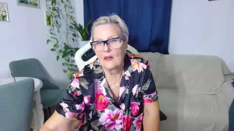 Selenna online show from 11/26/25, 06:31