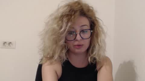 Selenna online show from 10/28/25, 05:04