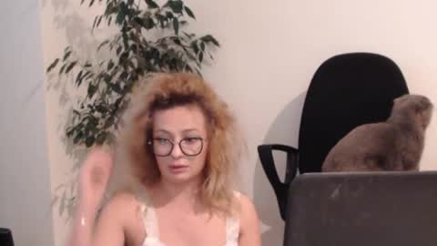 Selenna online show from 11/21/25, 02:16