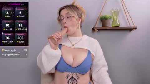 Snapshot of selina_thick chatting on 01/17/25, 04:28 Selina Mae online show from 01/17/25, 04:28