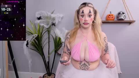 Snapshot of selina_thick chatting on 11/01/25, 02:46 Selina Mae online show from 11/01/25, 02:46