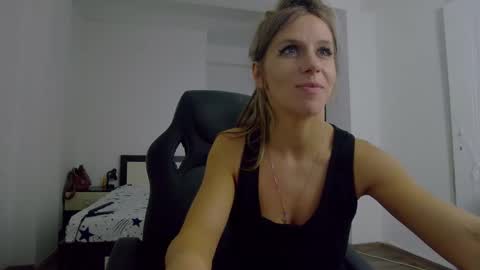 sellena_angel online show from 10/17/25, 09:17