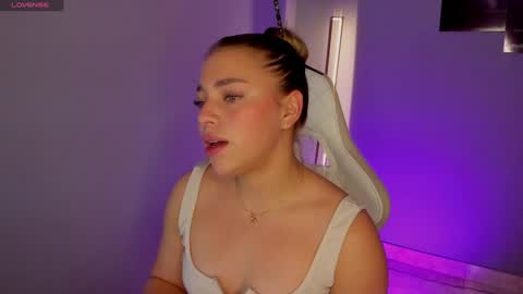 Snapshot of selyn_ chatting on 12/02/24, 01:02 Selyn online show from 12/02/24, 01:02