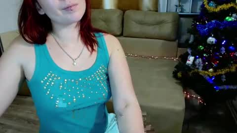 Snapshot of semisweetdream chatting on 12/31/24, 10:26 Next stream 2912 GMT2 online show from 12/31/24, 10:26