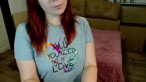 Snapshot of semisweetdream chatting on 01/09/25, 10:41 Next stream 2912 GMT2 online show from 01/09/25, 10:41