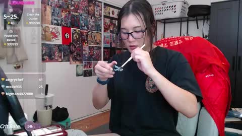 Snapshot of sen_and_sin chatting on 02/24/25, 03:44 Sen online show from 02/24/25, 03:44