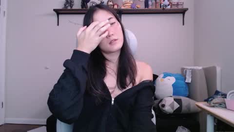 Snapshot of sen_and_sin chatting on 10/15/25, 12:33 Sen online show from 10/15/25, 12:33