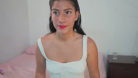 Snapshot of senssual_goddess chatting on 02/21/25, 05:09 senssual_goddess online show from 02/21/25, 05:09