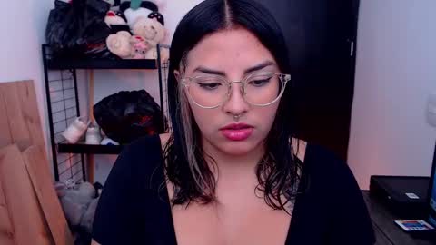 Snapshot of sensual_flame chatting on 09/16/25, 02:40 Camille and sophie online show from 09/16/25, 02:40