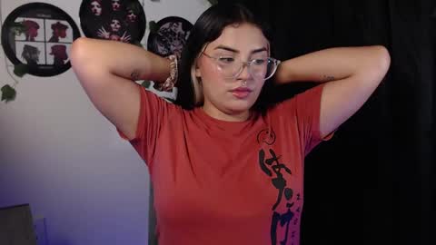 Snapshot of sensual_flame chatting on 11/16/25, 12:49 Camille and sophie online show from 11/16/25, 12:49