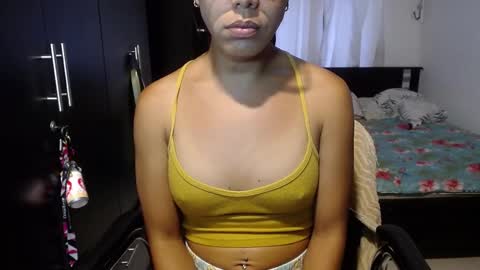 Snapshot of sensual_natalie chatting on 01/03/25, 09:15 sensual_natalie online show from 01/03/25, 09:15