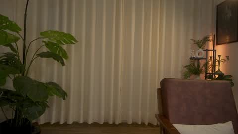 Snapshot of sensualcherry_ chatting on 12/02/24, 12:41 Maria- OF sensual bee online show from 12/02/24, 12:41