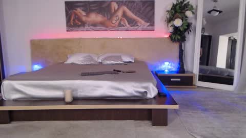 Hallie online show from 12/17/24, 05:47