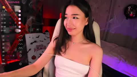 Snapshot of sensualily chatting on 10/15/25, 03:12 Kiki online show from 10/15/25, 03:12