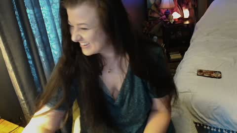 Snapshot of sentfrmheaven chatting on 12/22/24, 01:44 Tara online show from 12/22/24, 01:44