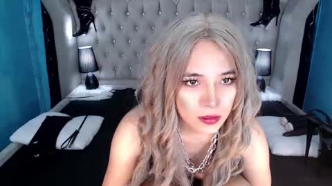 Snapshot of seraphinaheather chatting on 03/08/25, 01:57 Chloe online show from 03/08/25, 01:57