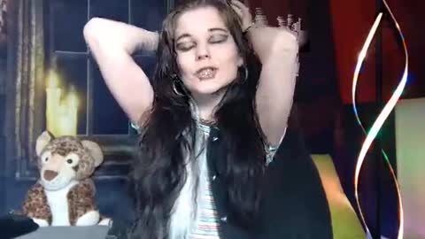 Snapshot of seraphinmunster chatting on 02/01/25, 12:18 Seraphin Munster online show from 02/01/25, 12:18