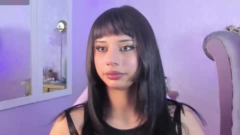 Snapshot of seren_bleck chatting on 11/19/25, 02:44 Seren Follow me online show from 11/19/25, 02:44