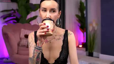 Serena online show from 10/31/25, 11:11