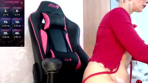 Snapshot of serenexxmilf chatting on 12/22/24, 08:05 serenexx your MILF online show from 12/22/24, 08:05