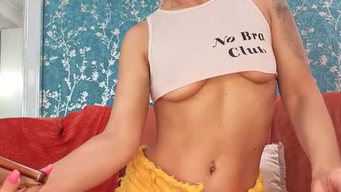 Snapshot of serenexxmilf chatting on 09/29/25, 07:13 serenexx your MILF online show from 09/29/25, 07:13