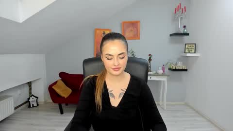 serenlys online show from 10/26/25, 12:55