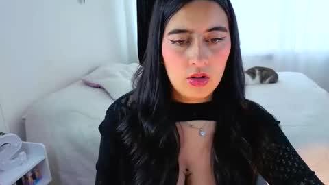 Snapshot of serenna_se chatting on 10/27/25, 08:24 Serenna Cruz online show from 10/27/25, 08:24