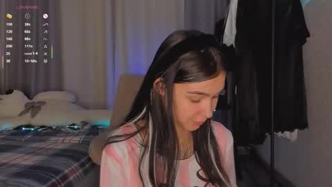 Ariana online show from 11/22/25, 07:35