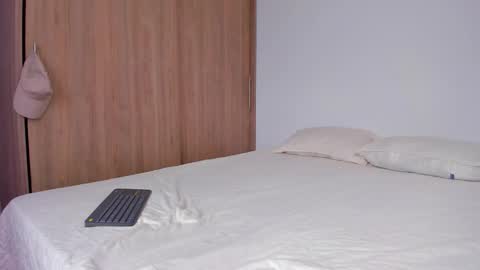 Snapshot of serge_7 chatting on 10/19/25, 06:41 Serge online show from 10/19/25, 06:41