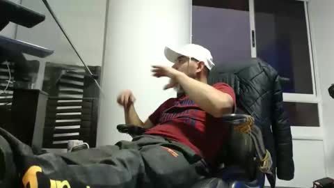 hetero serio discreto online show from 10/17/25, 10:56