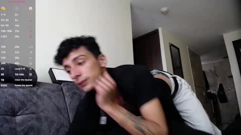 Snapshot of seth_swet chatting on 10/22/25, 08:41 seth online show from 10/22/25, 08:41