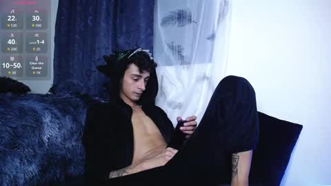 Snapshot of seth_swet chatting on 10/25/25, 11:43 seth online show from 10/25/25, 11:43