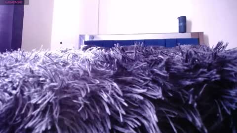 Snapshot of seth_swet chatting on 11/19/25, 01:33 seth online show from 11/19/25, 01:33