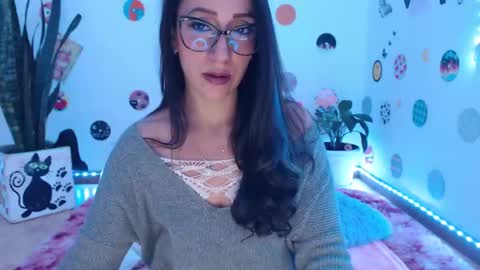 Snapshot of seuctive_woman57 chatting on 12/11/24, 08:15 samy online show from 12/11/24, 08:15