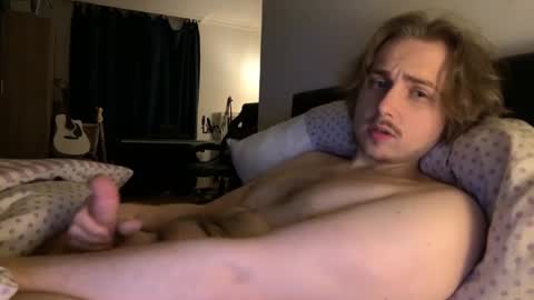 Snapshot of seven20yrs chatting on 12/16/24, 04:13 seven20yrs online show from 12/16/24, 04:13